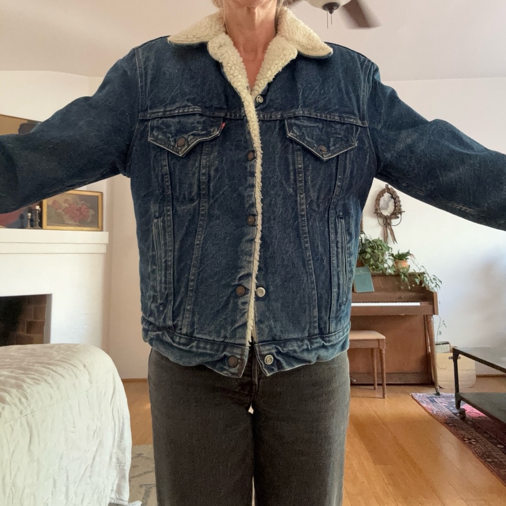 Vintage Levi's Blue Denim Trucker Jacket with Cream Sherpa Lining